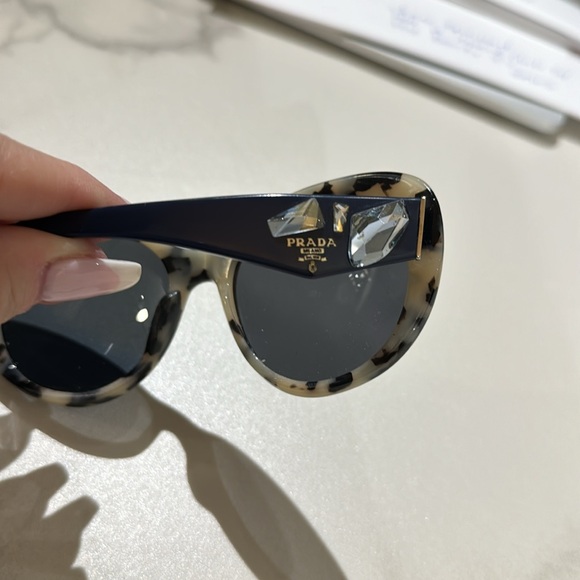 Prada tortoise and blue sunglasses - Picture 4 of 5